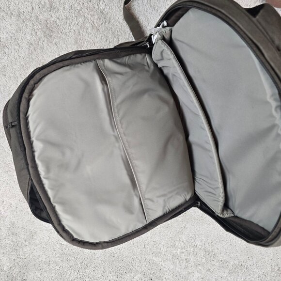 Fjallraven Raven Backpack G-1000 28L Heavy Duty Backpack Brown Laptop Hiking EUC - Picture 5 of 8